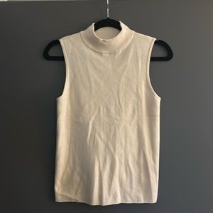 Mock neck Sleeveless sweater